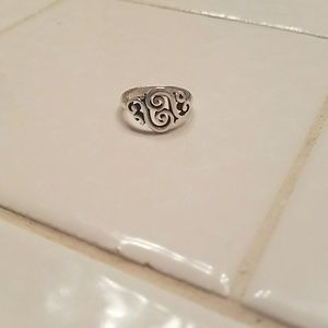 Spanish swirl ring